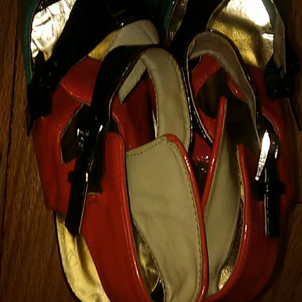 Shoes - Picture 3 of 4